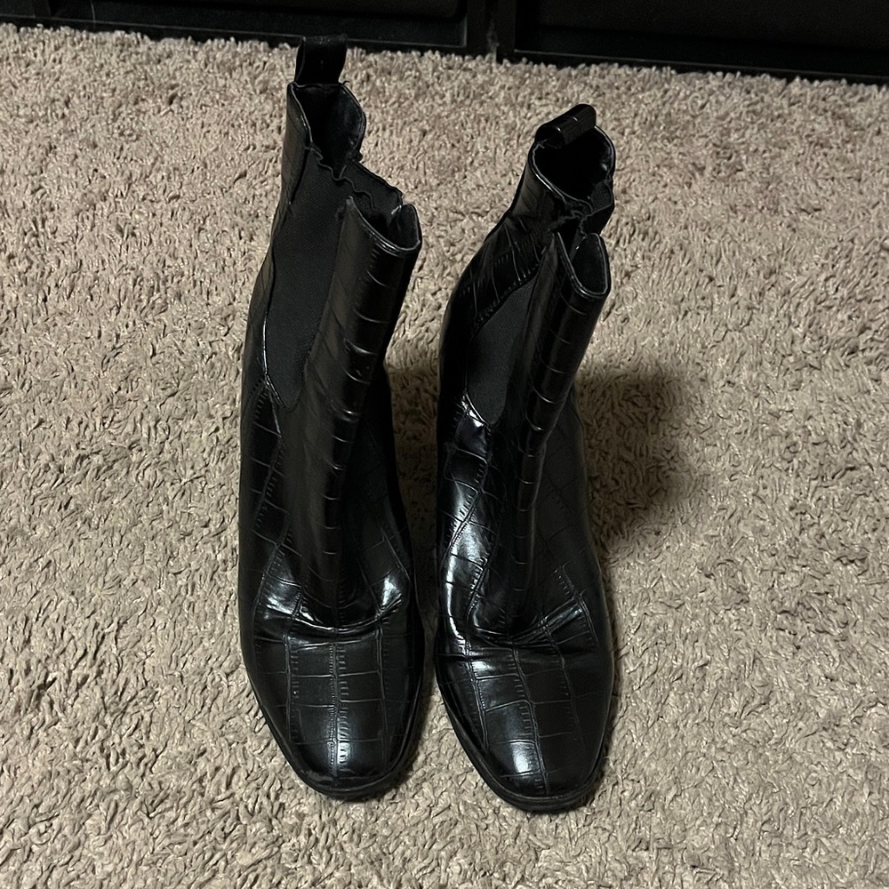 Sleek Black Croc-Embossed Ankle Boots